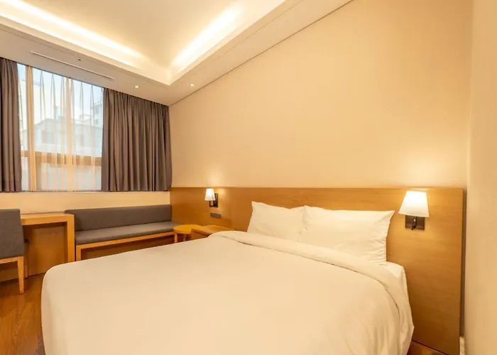 Arban Hotel 3*